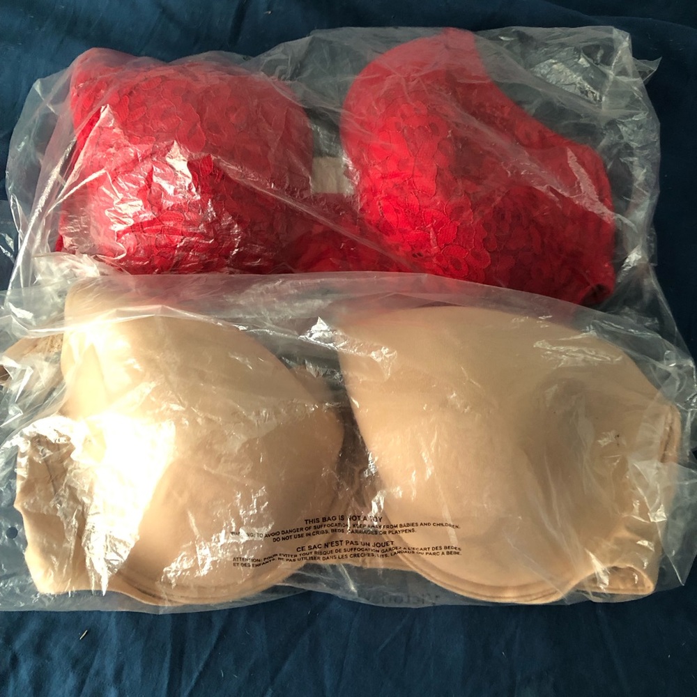 Sizes 40DDD, brand new bras from the Angel & Body Collection.